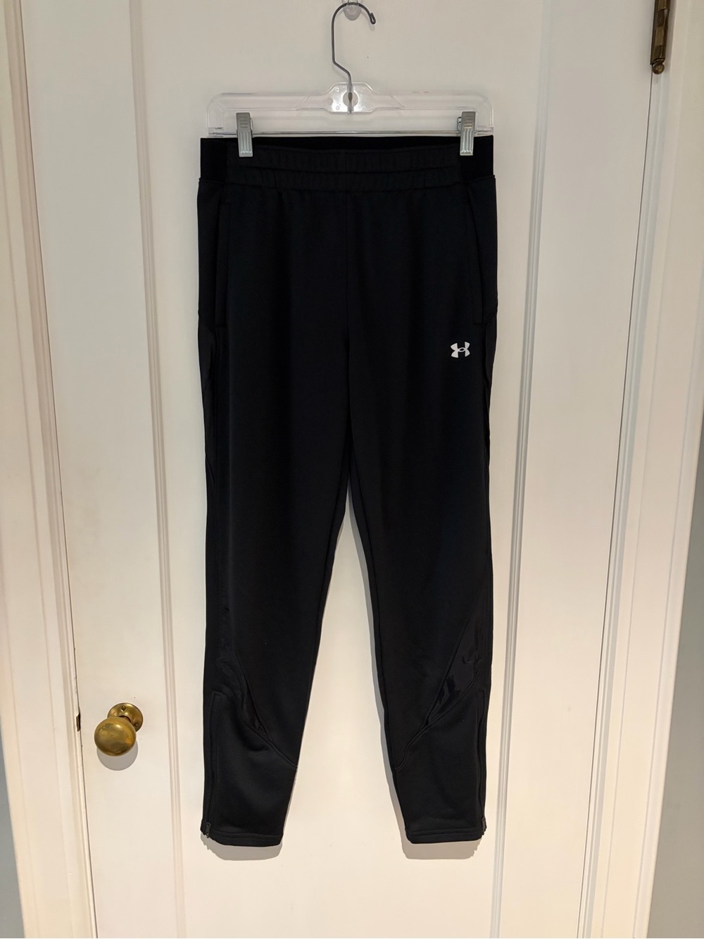Women’s Small Under Armour Black Athletic Joggers